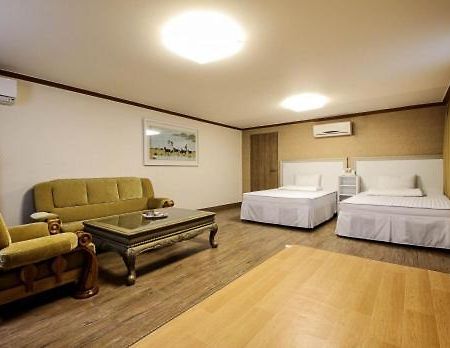Yangji Park Hotel Changwon Bagian luar foto