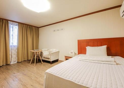 Yangji Park Hotel Changwon Bagian luar foto