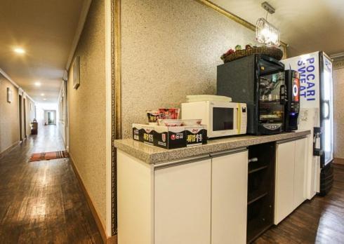 Yangji Park Hotel Changwon Bagian luar foto
