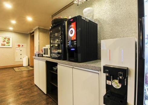 Yangji Park Hotel Changwon Bagian luar foto
